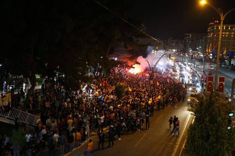 Türkiye'nin dört bir yanında yaşayan vatandaşlar, Galatasaray'ın şampiyonluğunu kutladı - Resim: 15