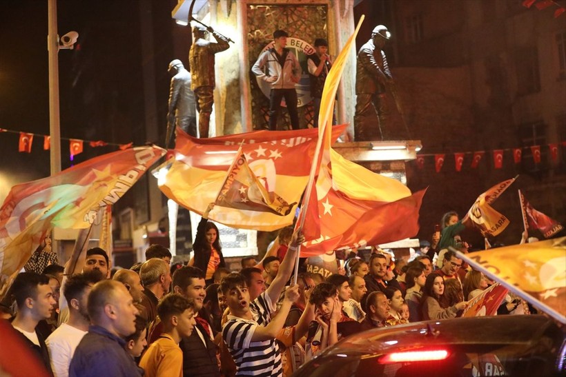 Türkiye'nin dört bir yanında yaşayan vatandaşlar, Galatasaray'ın şampiyonluğunu kutladı - Resim: 43
