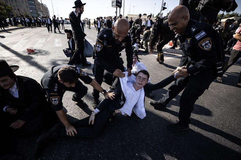 Ultra Ortodoks Yahudilerden Batı Kudüs’te İsrail’in zorunlu askerlik hizmetine karşı protesto - Resim: 7