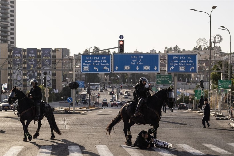 Ultra Ortodoks Yahudilerden Batı Kudüs’te İsrail’in zorunlu askerlik hizmetine karşı protesto - Resim: 21