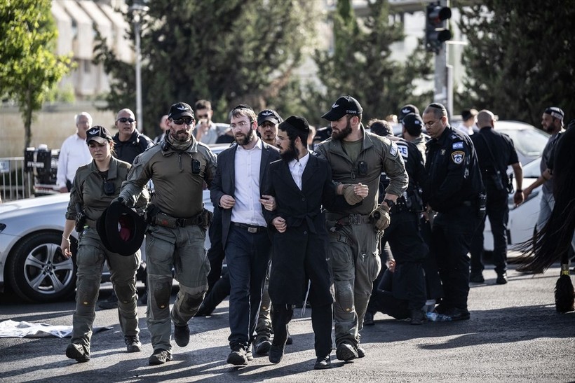Ultra Ortodoks Yahudilerden Batı Kudüs’te İsrail’in zorunlu askerlik hizmetine karşı protesto - Resim: 28