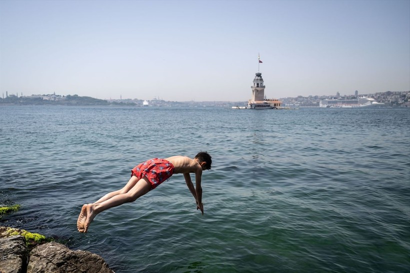 Bir yanda Üsküdar bir yanda Caddebostan! İstanbullular denizlere akın etti - Resim: 1