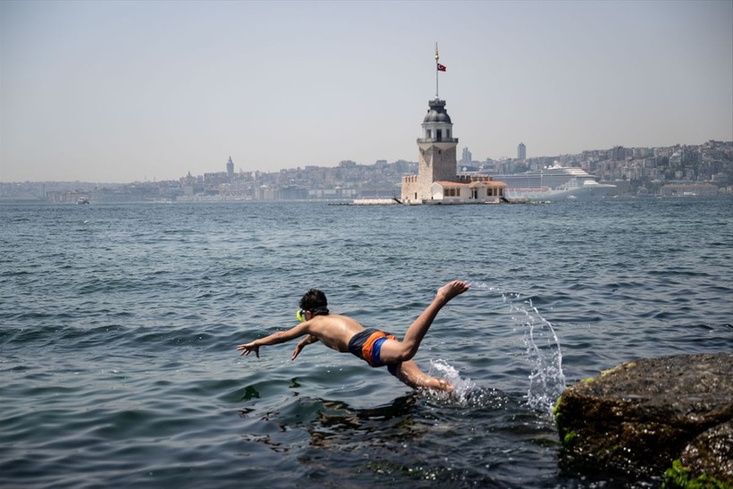 Bir yanda Üsküdar bir yanda Caddebostan! İstanbullular denizlere akın etti - Resim: 2