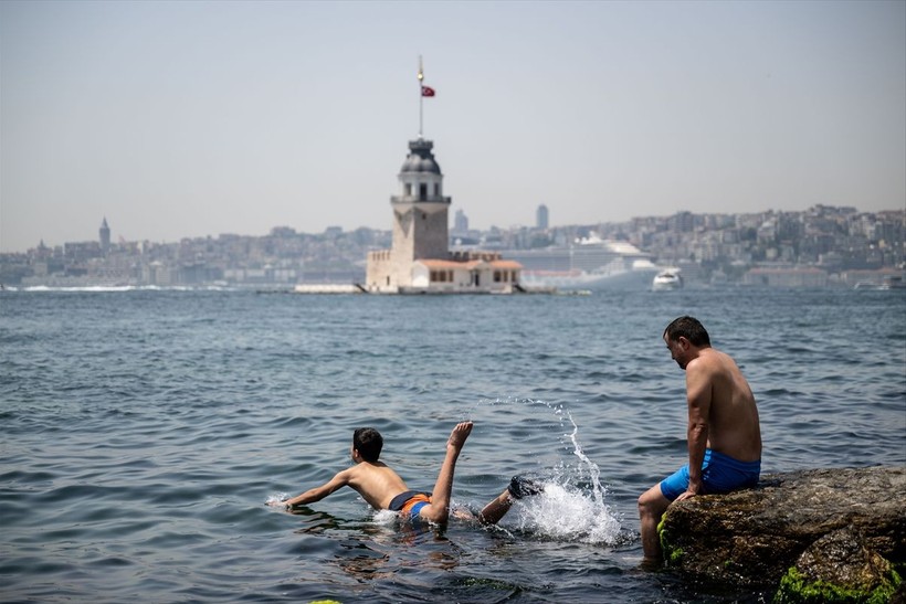 Bir yanda Üsküdar bir yanda Caddebostan! İstanbullular denizlere akın etti - Resim: 5
