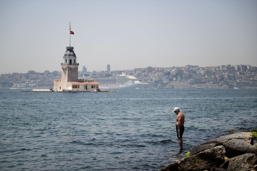 Bir yanda Üsküdar bir yanda Caddebostan! İstanbullular denizlere akın etti - Resim: 8