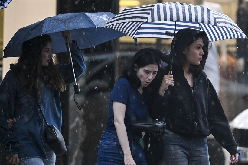Ankara'da sağanak sele döndü! Hayat durma noktasına geldi - Resim: 5