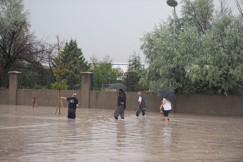 Ankara'da sağanak sele döndü! Hayat durma noktasına geldi - Resim: 20