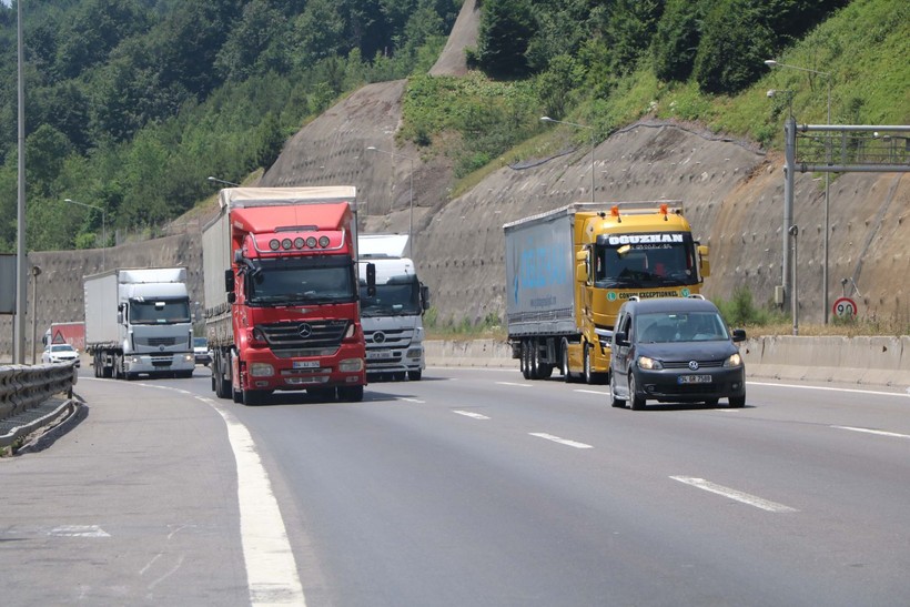 Gidiyorlar! Bolu Dağı geçişinde bayram tatili yoğunluğu başladı - Resim: 5