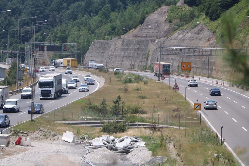 Gidiyorlar! Bolu Dağı geçişinde bayram tatili yoğunluğu başladı - Resim: 1