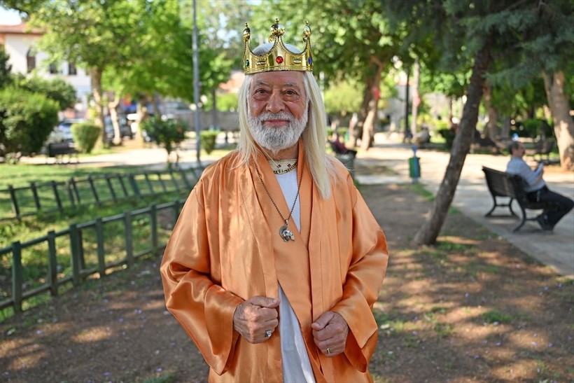 'Adana Kralı' sokaklarda gönüllü olarak şehri tanıtıyor - Resim: 12