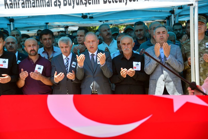 Pençe-Kilit şehidi, son yolculuğuna uğurlandı! Vasiyeti yerine getirilecek - Resim: 7