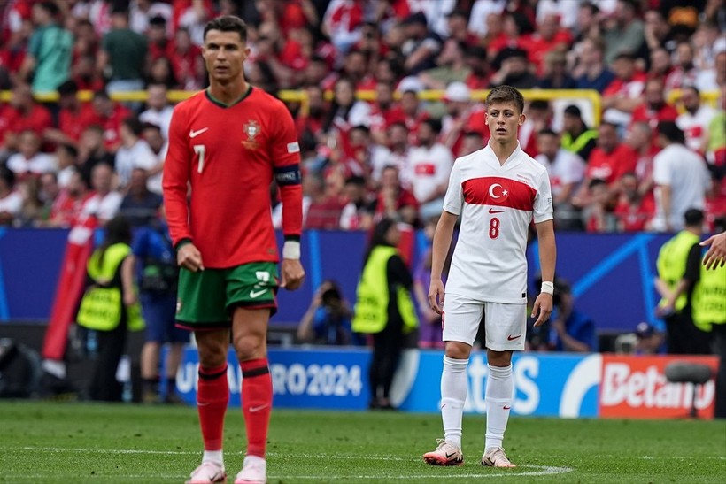 Türkiye - Portekiz karşılaşması: Montella’nın hatalı 11'i | 23 Haziran gazete manşetleri - Resim: 1