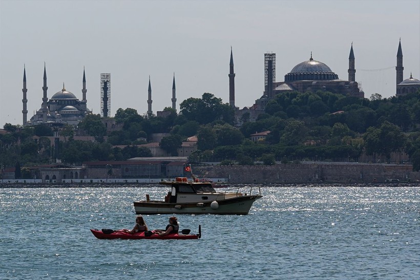 İstanbul'u 2 sıcak hava dalgası kavuruyor! Sıcaklar ne zamana kadar sürecek? AKOM'dan bir uyarı daha - Resim: 17