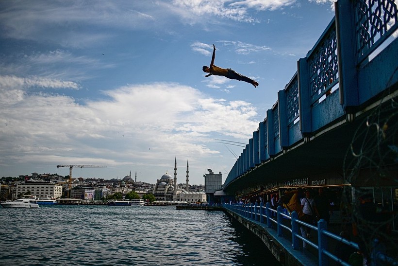 İstanbul'u 2 sıcak hava dalgası kavuruyor! Sıcaklar ne zamana kadar sürecek? AKOM'dan bir uyarı daha - Resim: 11