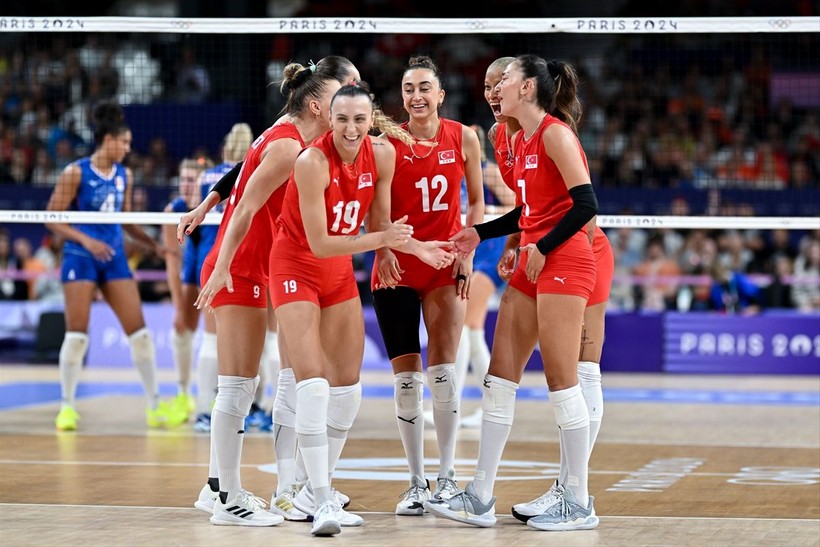A Milli Kadın Voleybol Takımı, Paris 2024'teki ilk maçında Hollanda'yı 3-2 mağlup etti - Resim: 7