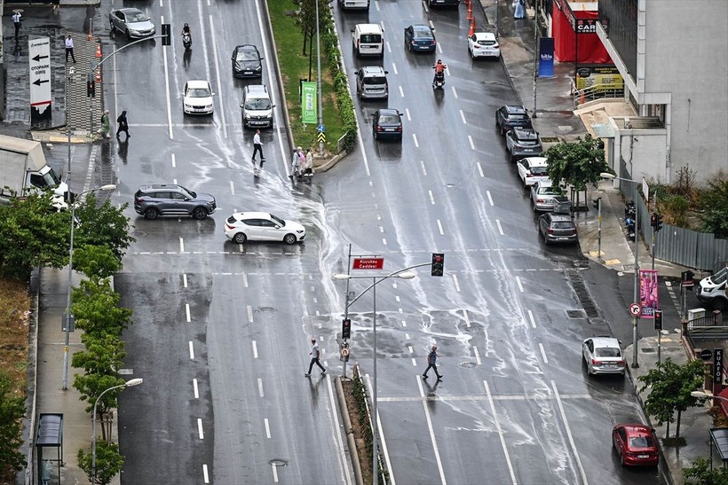 İstanbul'da sağanak yağış! Meteoroloji sıcaklıkların düşeceği yerleri açıkladı - Resim: 3