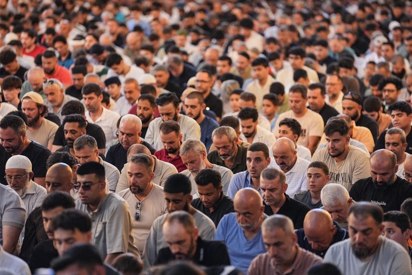 Diyanet İşleri Başkanı Ali Erbaş, Ayasofya'daki namazda hutbeye kılıçla çıktı - Resim: 3