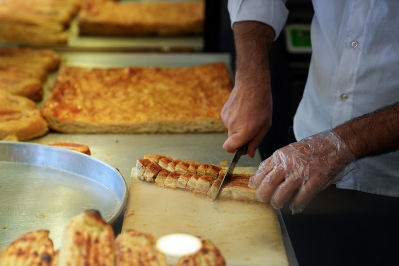 Türkiye'de 10 kişiden biri kahvaltıda börek tüketiyor - Resim: 1