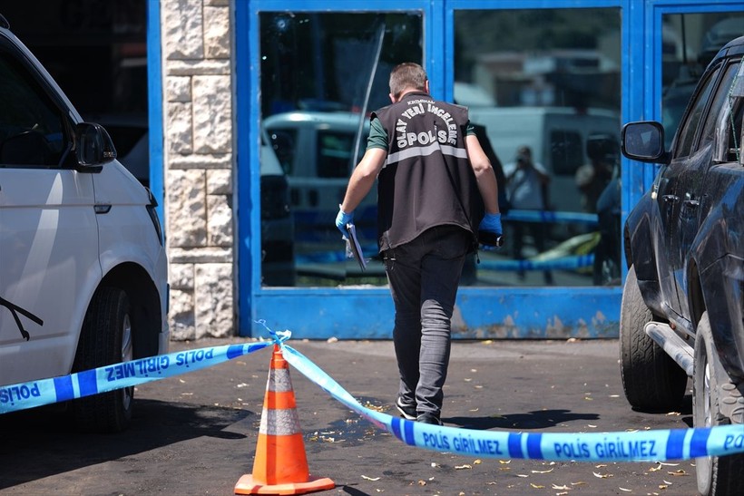 Erzurum'da bir iş yerine silahla ateş açıldı - Resim: 5