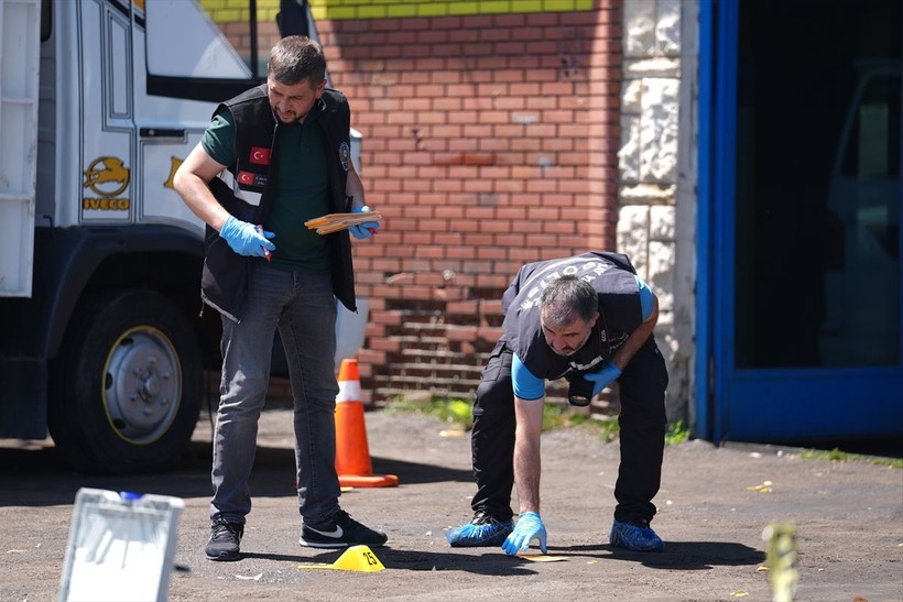 Erzurum'da bir iş yerine silahla ateş açıldı - Resim: 6