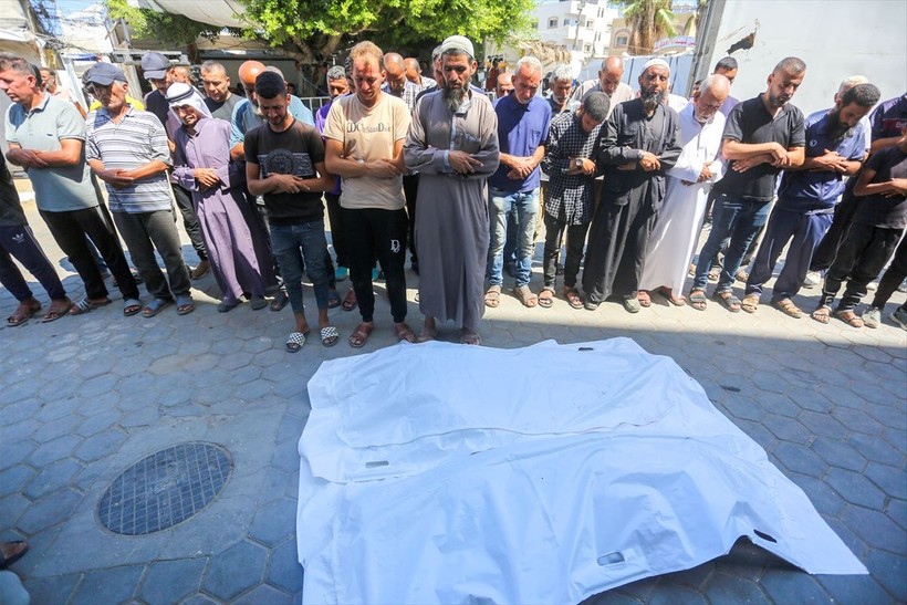 İkizlerine doğum belgesi almak için evden çıktı! Döndüğünde ise Katil İsrail tarafından katledilmişlerdi - Resim: 5