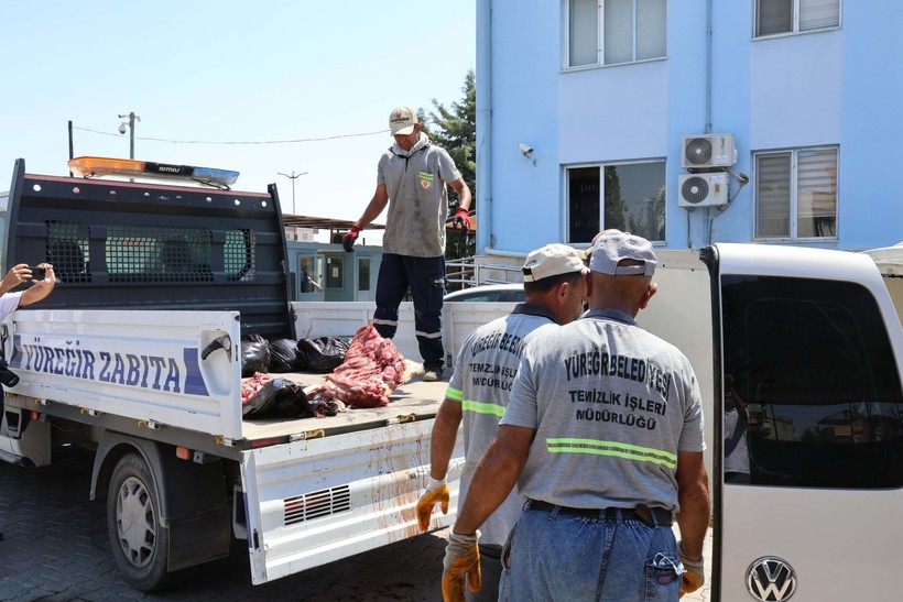 Adana'da 1.5 ton at ve eşek etiyle yakalandı: Akrabalarıma dağıtacaktım - Resim: 1