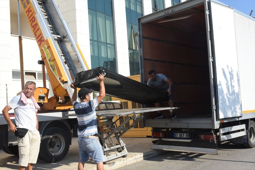 CHP'li Döşemealtı Belediye Başkanı'nın makam odasına haciz! Geriye sadece bir şey bıraktılar - Resim: 6