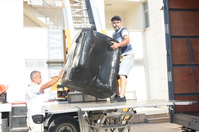CHP'li Döşemealtı Belediye Başkanı'nın makam odasına haciz! Geriye sadece bir şey bıraktılar - Resim: 7
