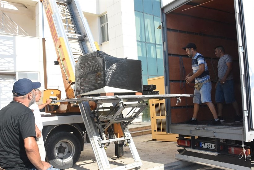 CHP'li Döşemealtı Belediye Başkanı'nın makam odasına haciz! Geriye sadece bir şey bıraktılar - Resim: 9