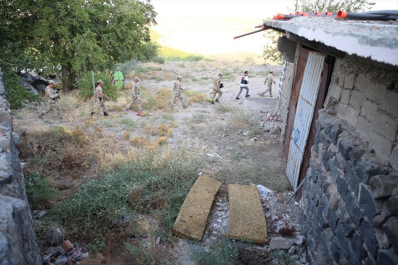 Narin'den 7 gündür haber yok: Deprem görüntüleme cihazları getirildi, 130 kişinin ifadesi alındı! - Resim: 11