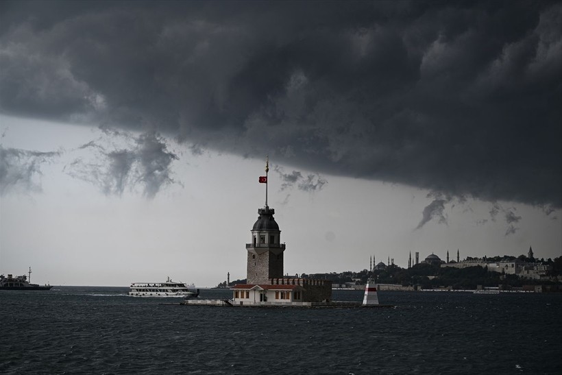 İstanbul'un bazı bölgelerinde yoğun rüzgar ve sağanak etkili oldu - Resim: 6