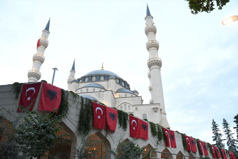 Cumhurbaşkanı Erdoğan, Arnavutluk'a gitti! Ülkede hazırlıklar tamam - Resim: 3