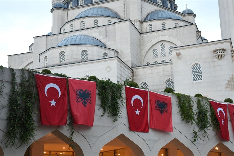 Cumhurbaşkanı Erdoğan, Arnavutluk'a gitti! Ülkede hazırlıklar tamam - Resim: 4
