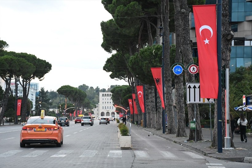 Cumhurbaşkanı Erdoğan, Arnavutluk'a gitti! Ülkede hazırlıklar tamam - Resim: 10