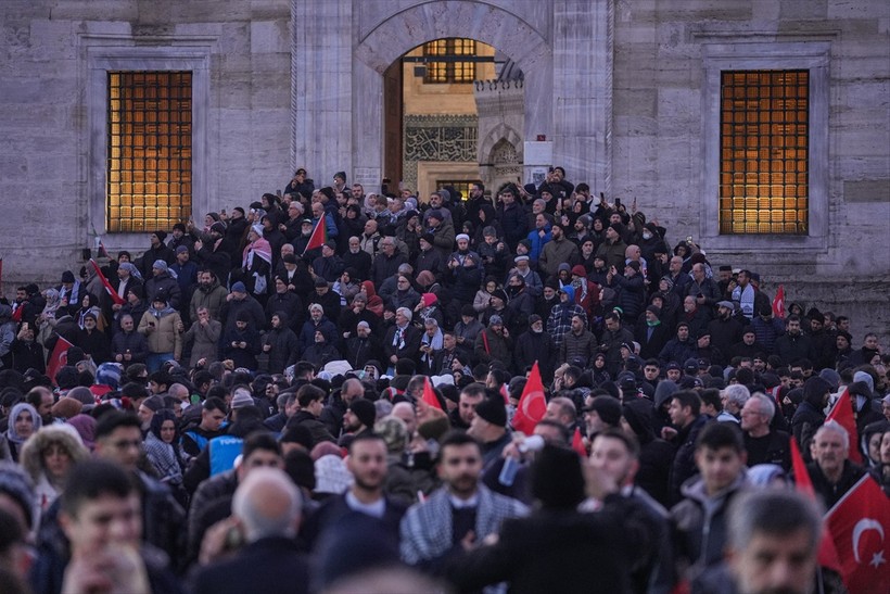 İstanbul’da tarihi Gazze mitingi: Binlerce kişi Filistin için Galata’da buluştu - Resim : 4