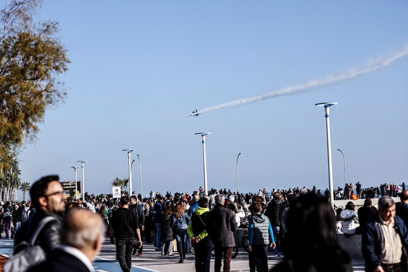 Türk Hava Kuvvetlerinin akrobasi timi SOLOTÜRK, Mersin'in düşman işgalinden kurtuluşunun 103. yıl...