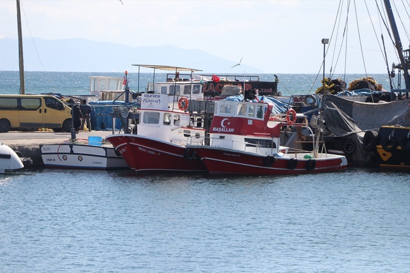 Marmara Denizi'nde öğle saatlerinde başlayan lodos, Tekirdağ'da deniz ulaşımını olumsuz etkiliyor....