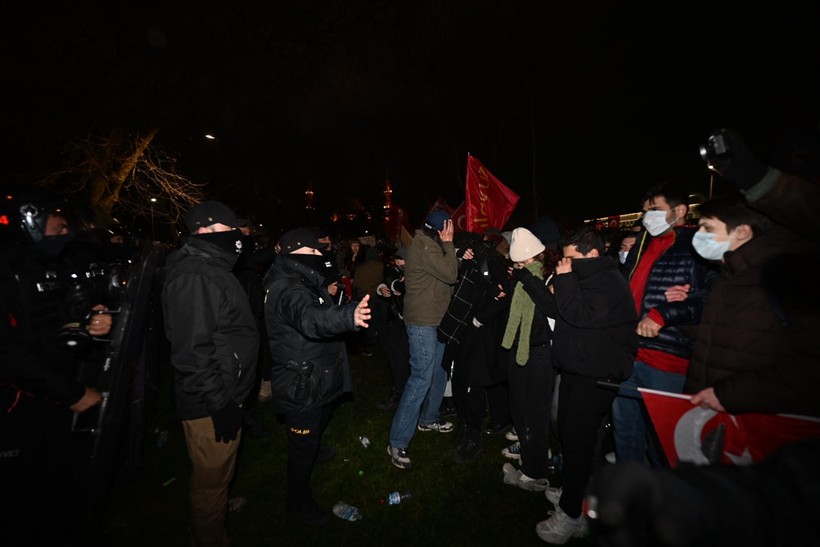 Yerlikaya: 16 polis yaralandı, 53 kişi gözaltında - Resim : 2