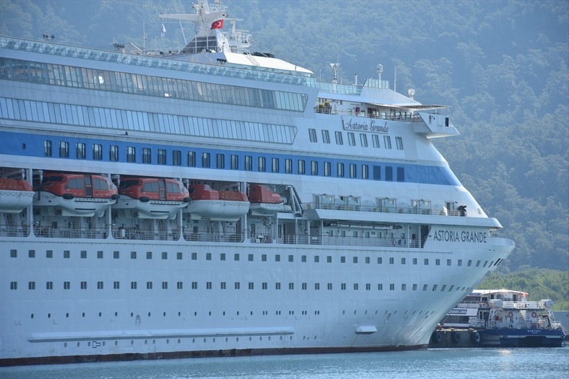 Muğla'nın Marmaris ilçesine sezonun ilk kruvaziyeri 