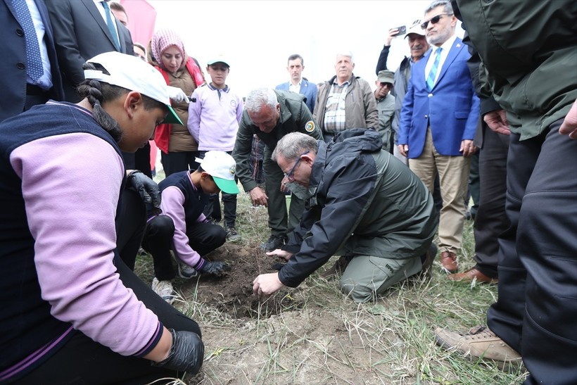 Kars Valisi Ziya Polat'ın (sağda) 