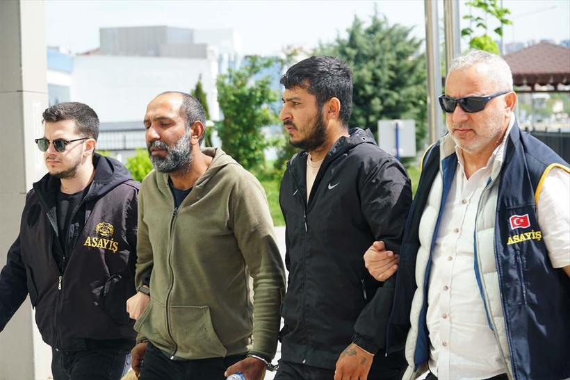 Tekirdağ'da tüyler ürperten olay: Yardım için gitti, evin çocuğu boğazını kesti - Resim: 11