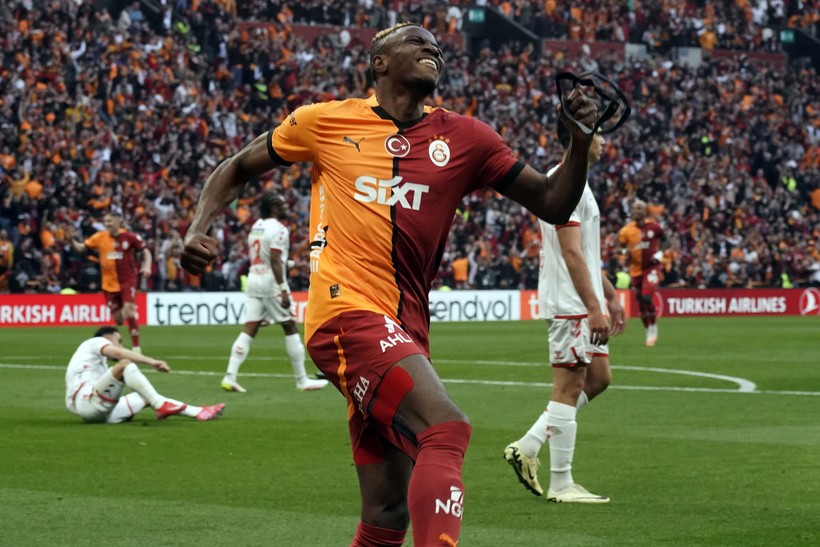 Victor Osimhen'den Galatasaray formasıyla kariyer rekoru! - Resim : 1