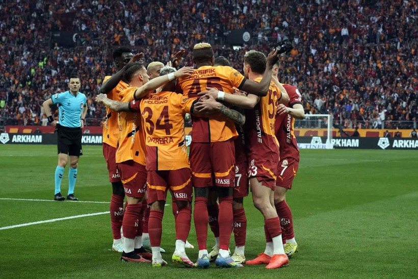 Okan Buruk: "Şampiyonluk yolunda çok az bir yolumuz kaldı" - Resim : 1