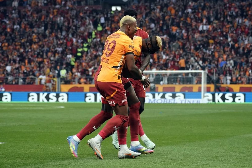 Galatasaray 'makine' gibi: Yarım saatte 4 gol! Galatasaray - Sivasspor: 4-1 - Resim : 1