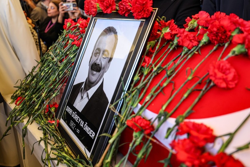 Sırrı Süreyya Önder son yolculuğuna uğurlandı - Resim : 3