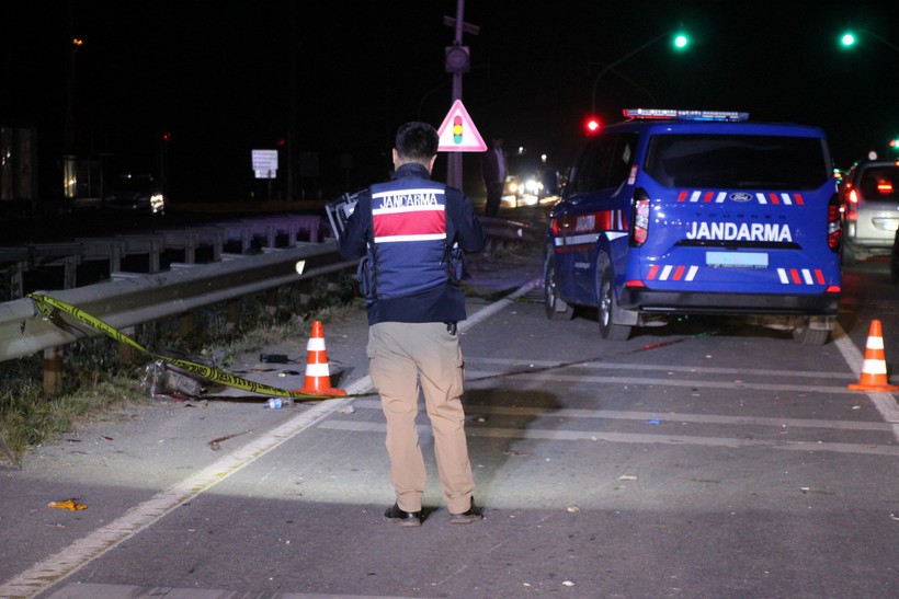 Elektrikli bisiklet ile motosiklet çarpıştı: 1 ölü, 1 yaralı - Resim : 1