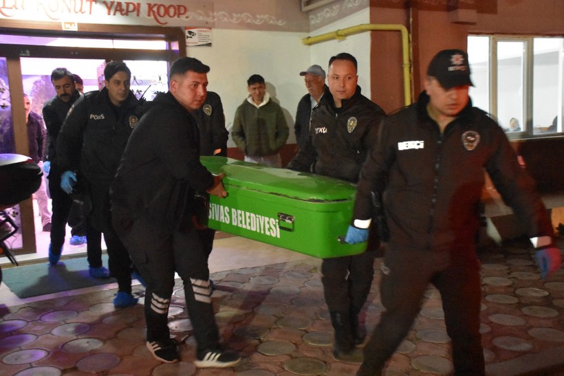 Sivas’ta dehşet: Plastik kelepçeyle bağlanan iki kardeş evlerinde öldürüldü - Resim : 3