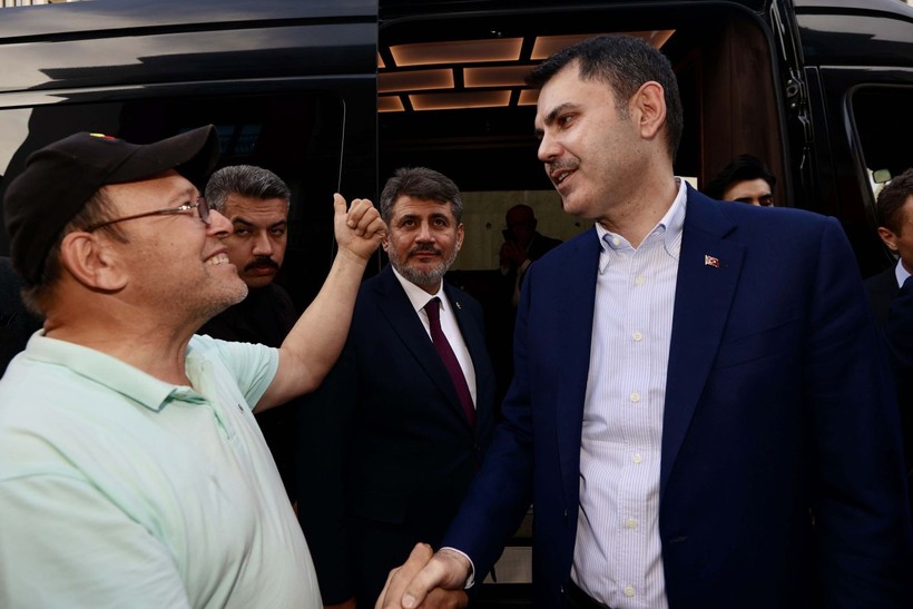 Bakan Kurum'dan depremzede aileye ziyaret: Sözümüzü tutacağız - Resim: 15