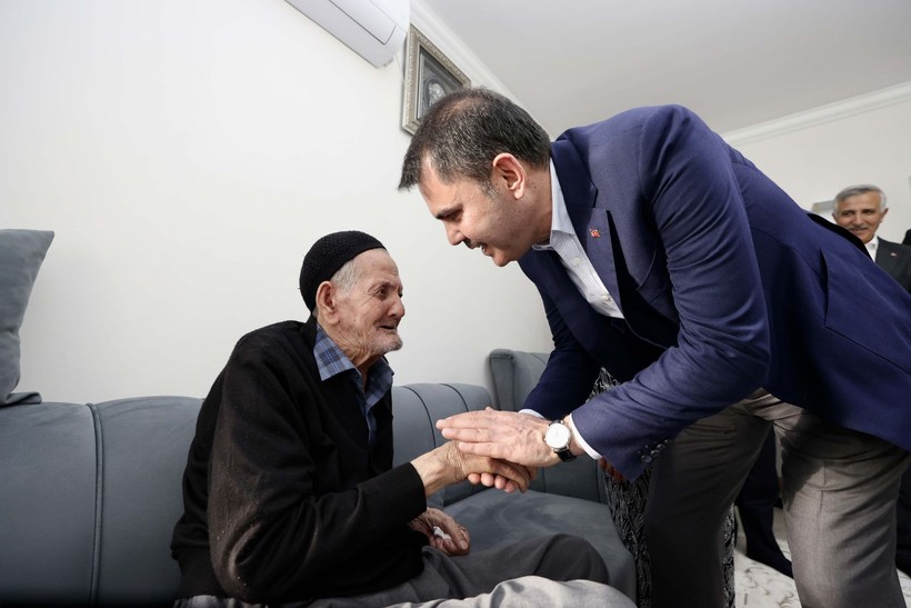 Bakan Kurum'dan depremzede aileye ziyaret: Sözümüzü tutacağız - Resim: 7