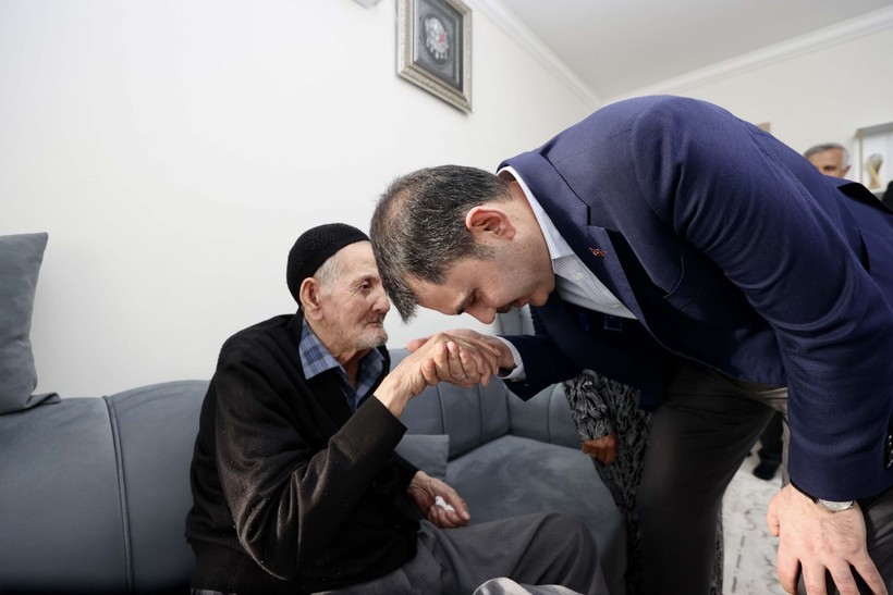 Bakan Kurum'dan depremzede aileye ziyaret: Sözümüzü tutacağız - Resim: 6